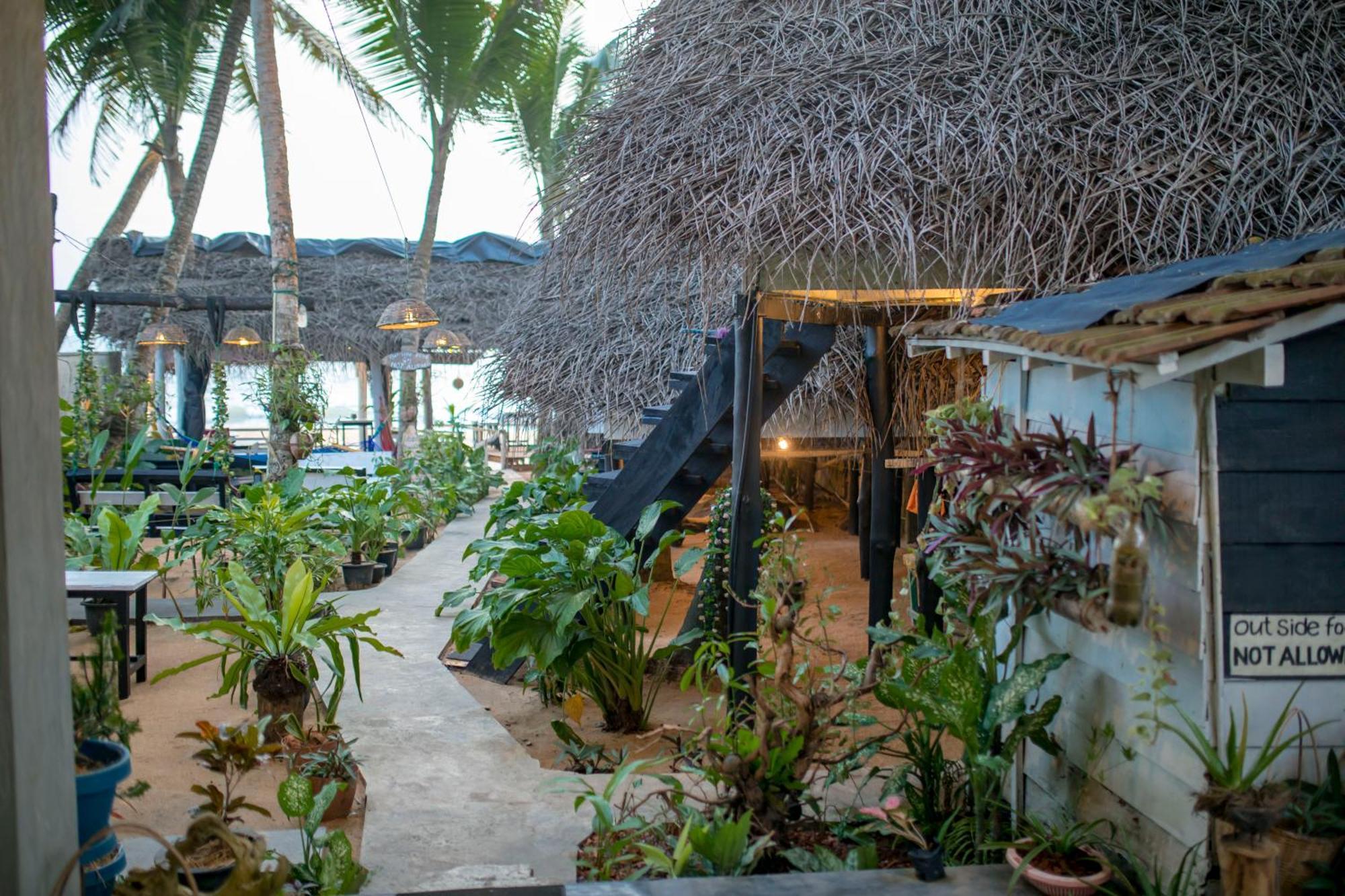 Oynise Beach Cabin Galle Exterior foto